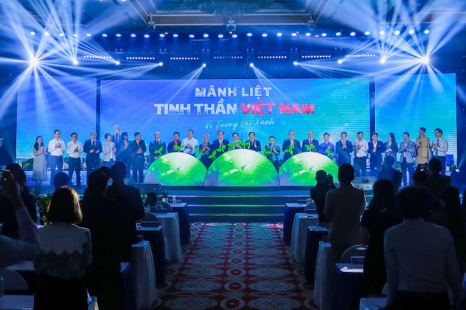  Vingroup chính thức phát động chiến dịch “Mãnh liệt tinh thần Việt Nam – Vì tương lai xanh từ ngày 26/6. 