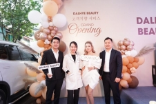 Dalhye Beauty ra mắt showroom mới với tiệc khai trương sôi động